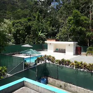 Villa Amazon, Soufriere