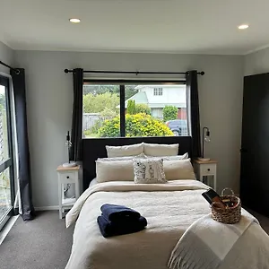https://nikaus-nest.wellingtonnzhotels.com